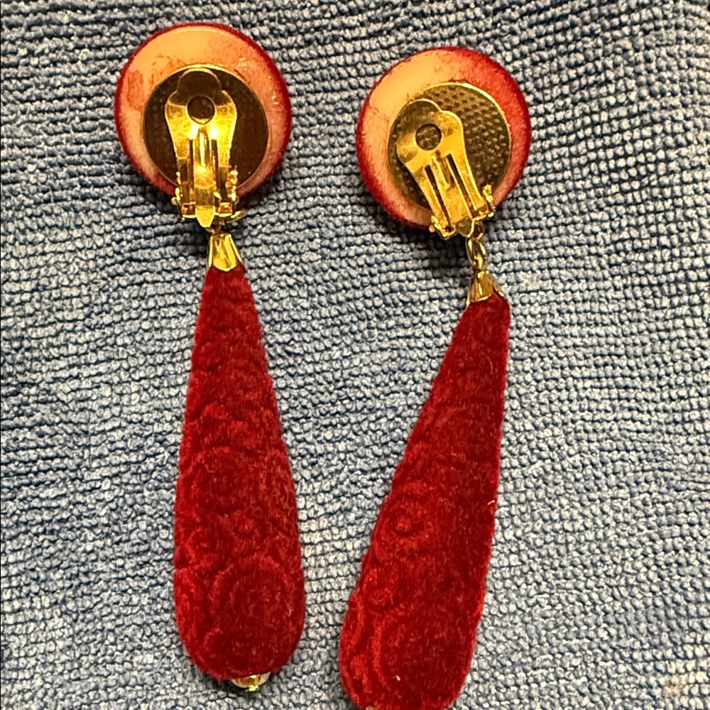 Elegant Garnet Red Drop Earrings - Picture 4 of 5